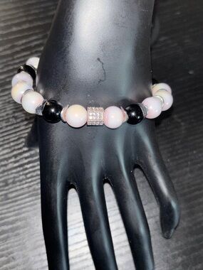REESELYN CREATIONS Handcrafted Pink Glass Pearl & Onyx Glass Beaded Bracelet